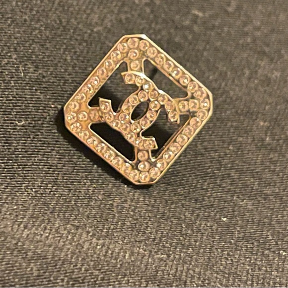 ONE rose gold chanel earring - Picture 3 of 6